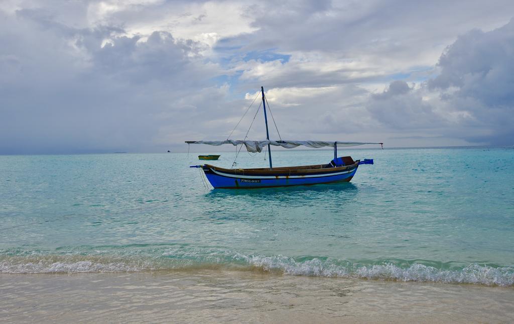 פלידהו Luau Beach Inn, Maldives מראה חיצוני תמונה