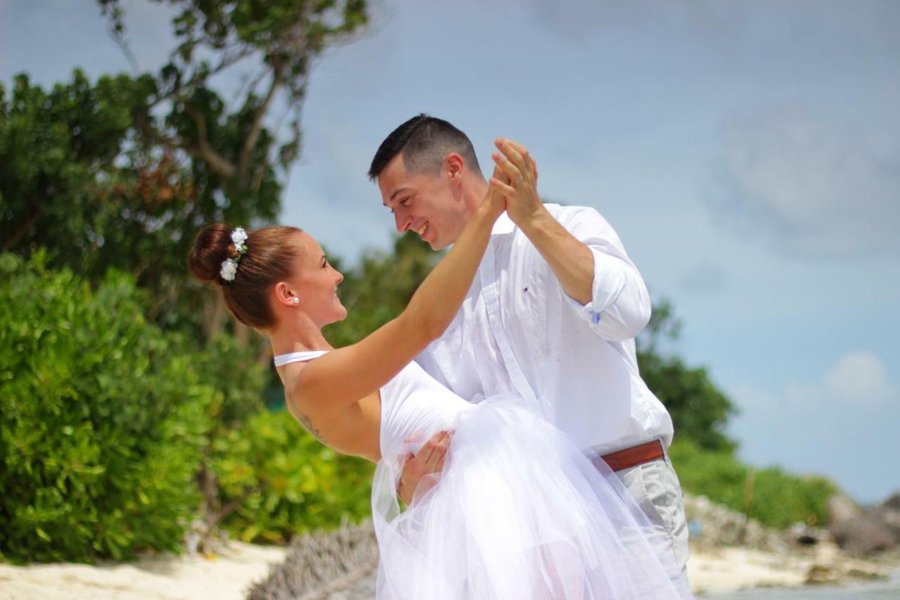 פלידהו Luau Beach Inn, Maldives מראה חיצוני תמונה